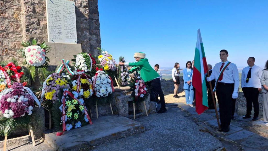 ВАЗОВЦИ С ПРЕКЛОНЕНИЕ И ГОРДОСТ НА ВРЪХ ШЕЙНОВЕЦ! 9